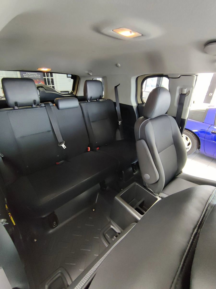 Used 2014 Toyota FJ Cruiser 4WD w/ Convenience Package image 15