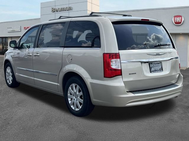 Used 2014 Chrysler Town & Country Touring FWD image 5