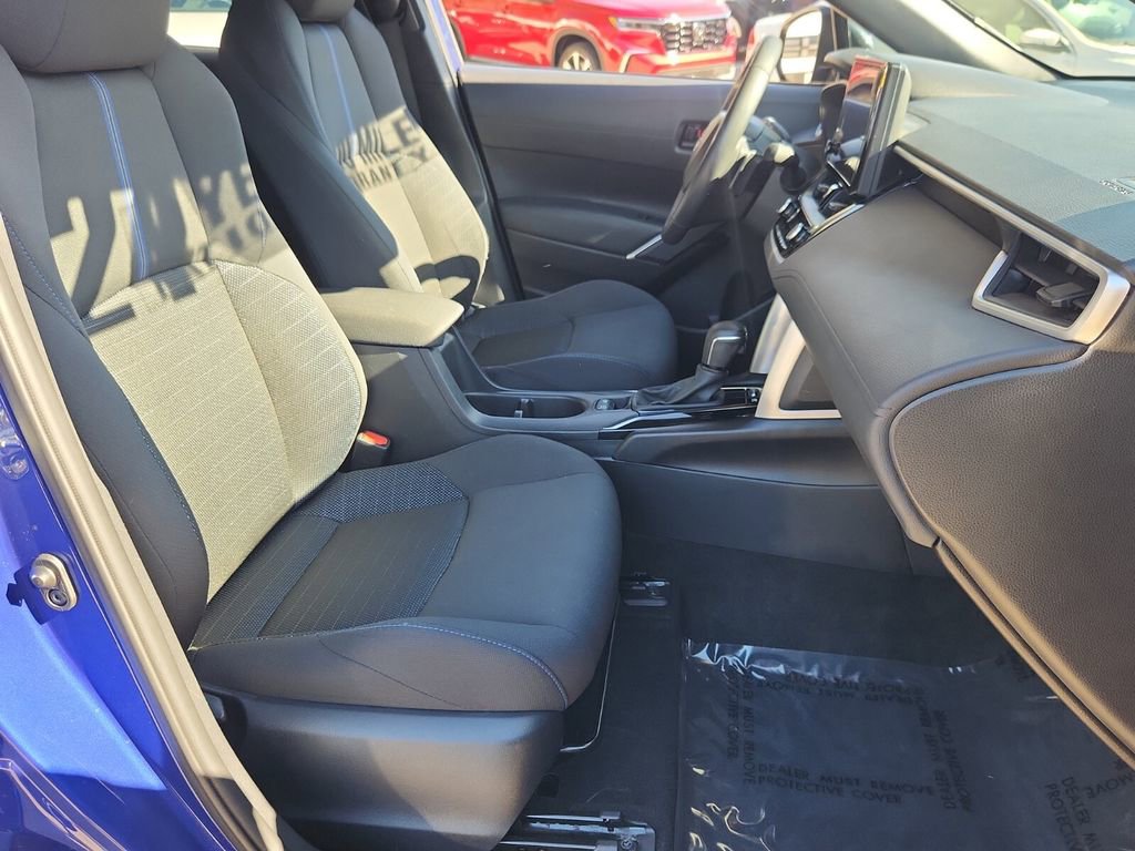 Used 2024 Toyota Corolla Cross SE image 19