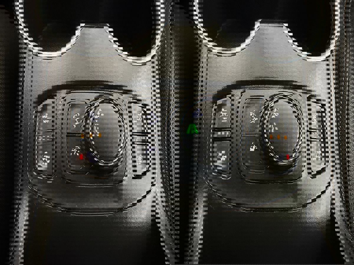 Used 2021 GMC Terrain SLT w/ Infotainment Package II image 25