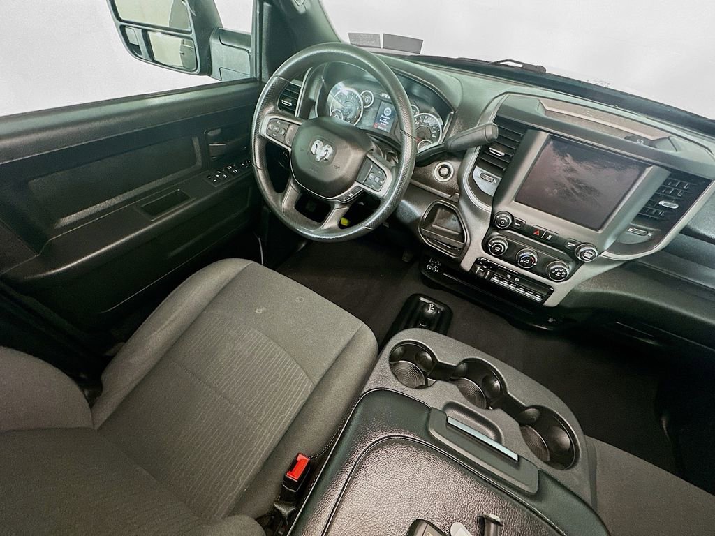 Used 2024 RAM 3500 Tradesman w/ Chrome Appearance Group image 9