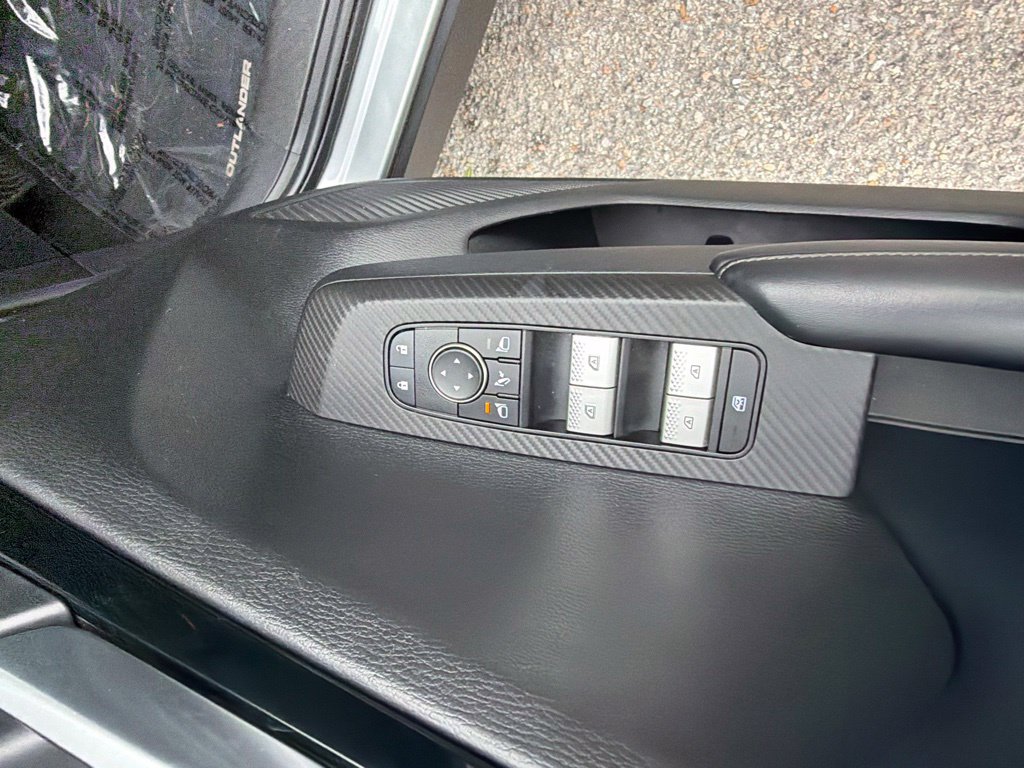 Used 2023 Mitsubishi Outlander SE AWD/4WD image 16