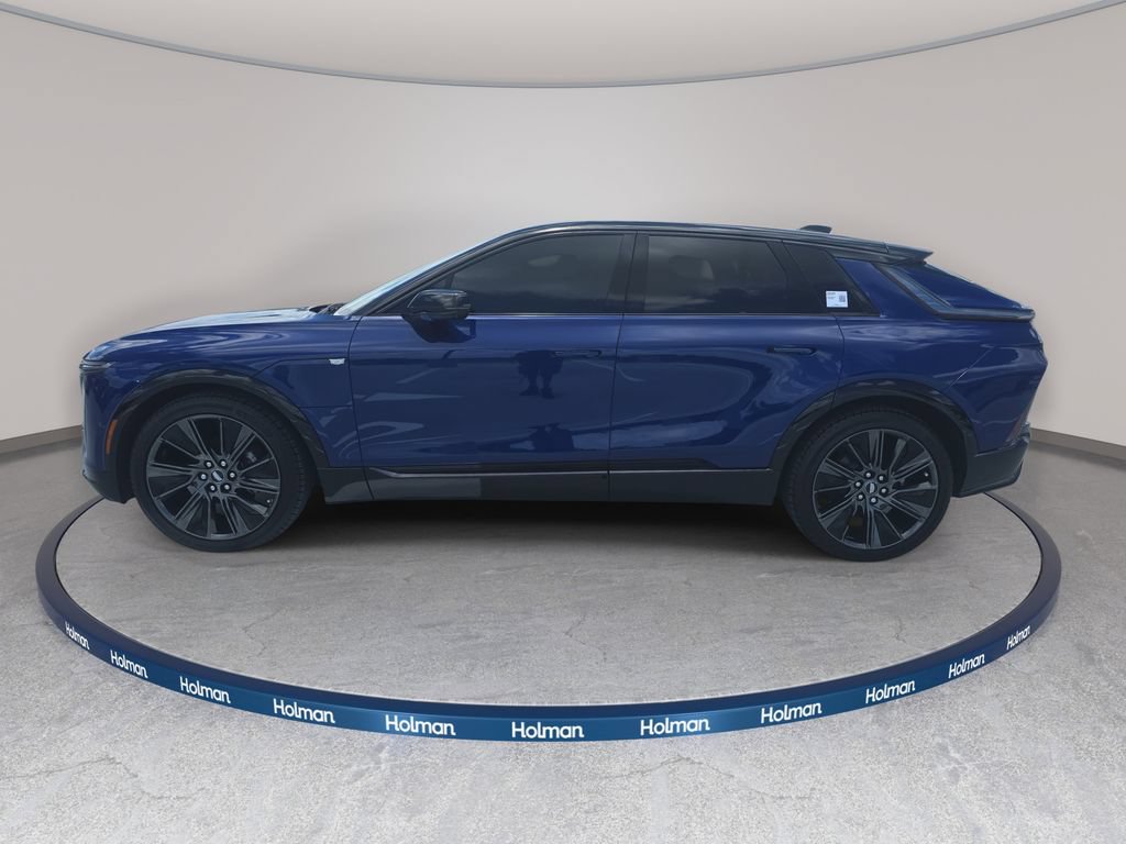 Used 2026 Cadillac Lyriq Signature Sport AWD/4WD image 9