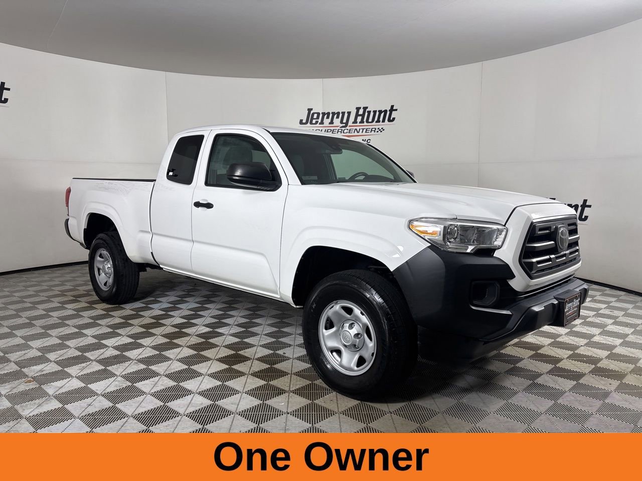 Used 2019 Toyota Tacoma SR image 5