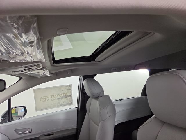 New 2026 Toyota Sienna XLE FWD image 33