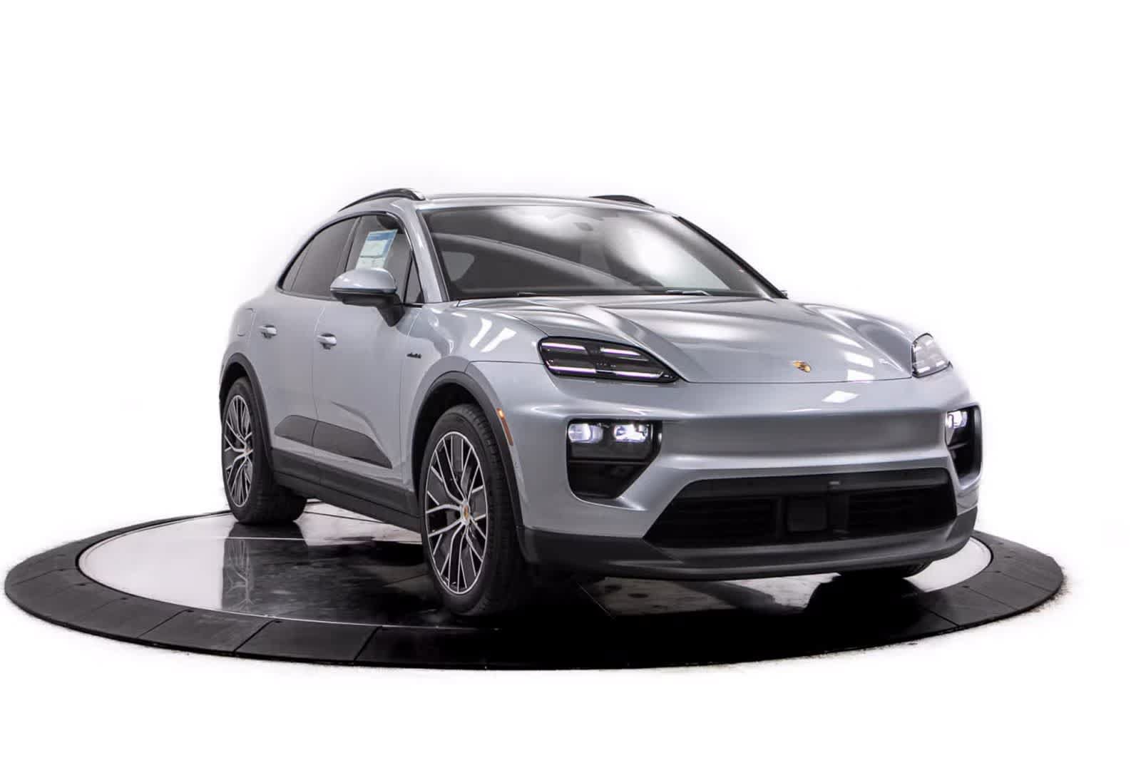 Certified 2026 Porsche Macan 4S Electric AWD/4WD image 9