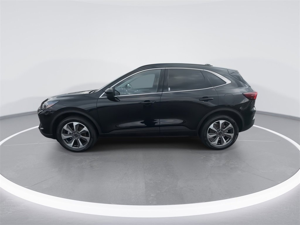 Used 2024 Ford Escape Platinum w/ Class II Trailer Tow Package image 5