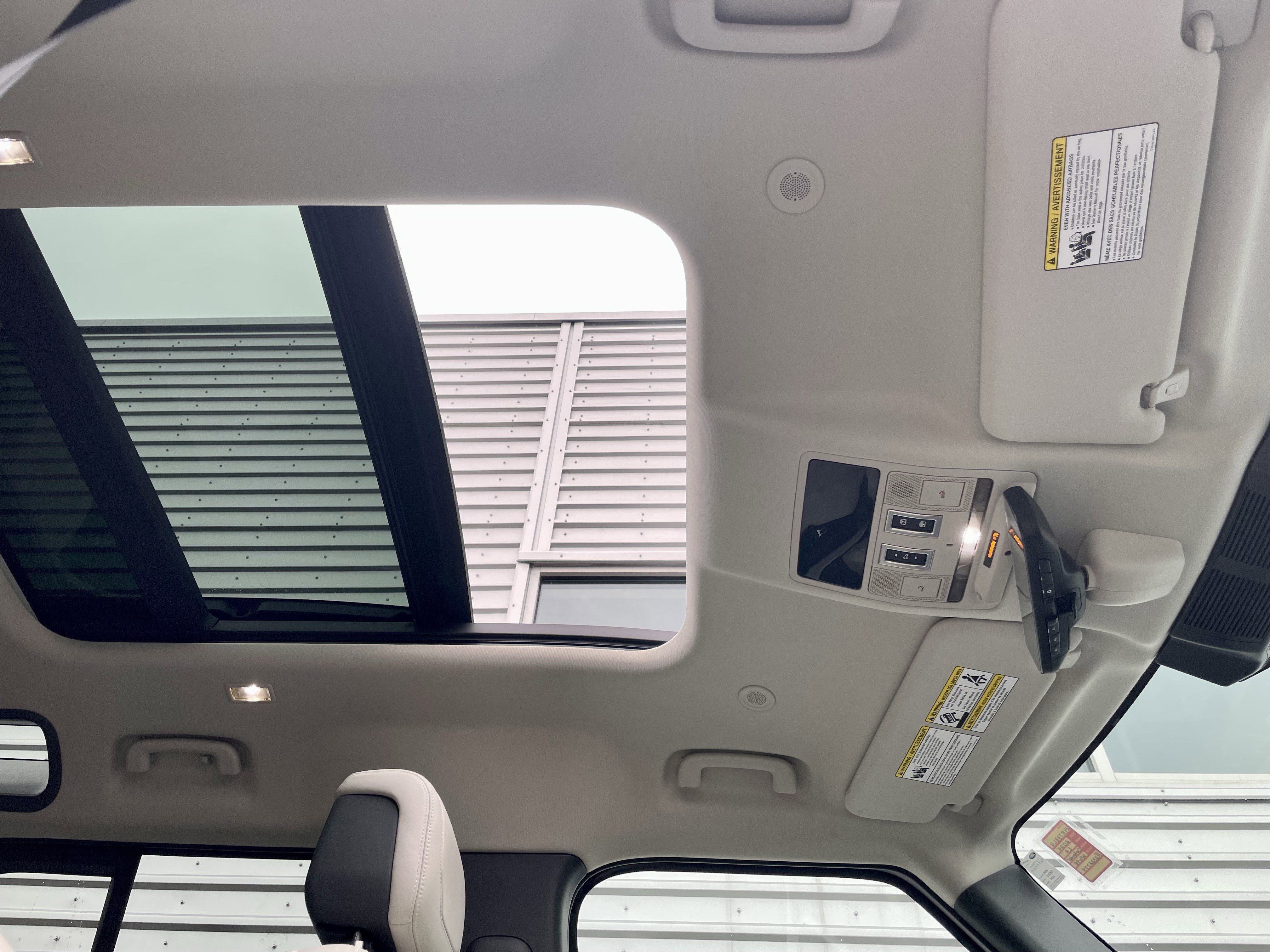 Certified 2024 Land Rover Defender 110 SE image 17