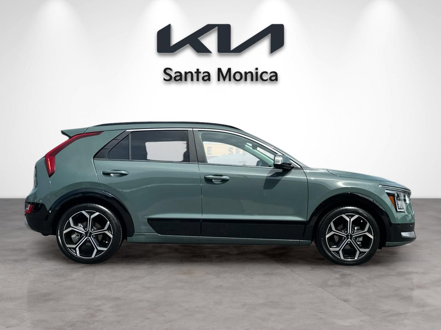 Certified 2024 Kia Niro SX Touring FWD image 8