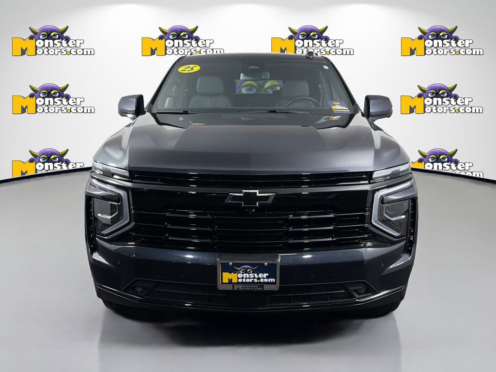 Used 2025 Chevrolet Suburban RST w/ Sun And Tow Package image 2