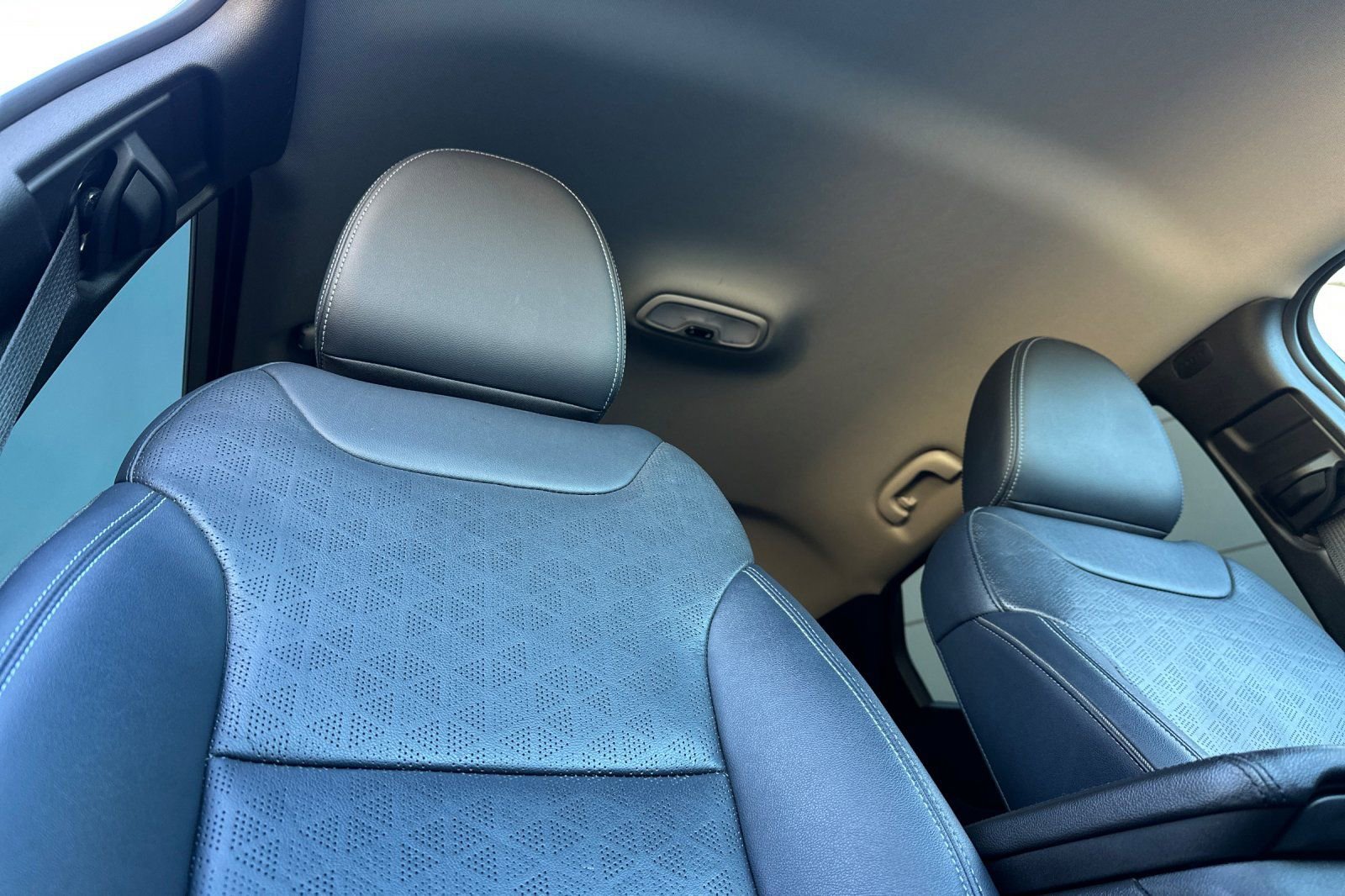 Used 2022 Chevrolet Bolt EUV Premier w/ Super Cruise Package image 19