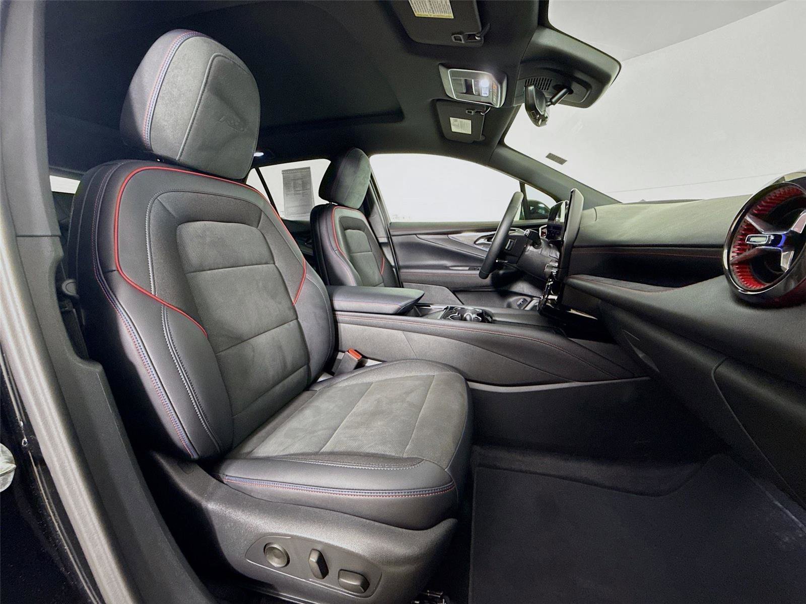 Used 2025 Chevrolet Blazer EV RS image 29