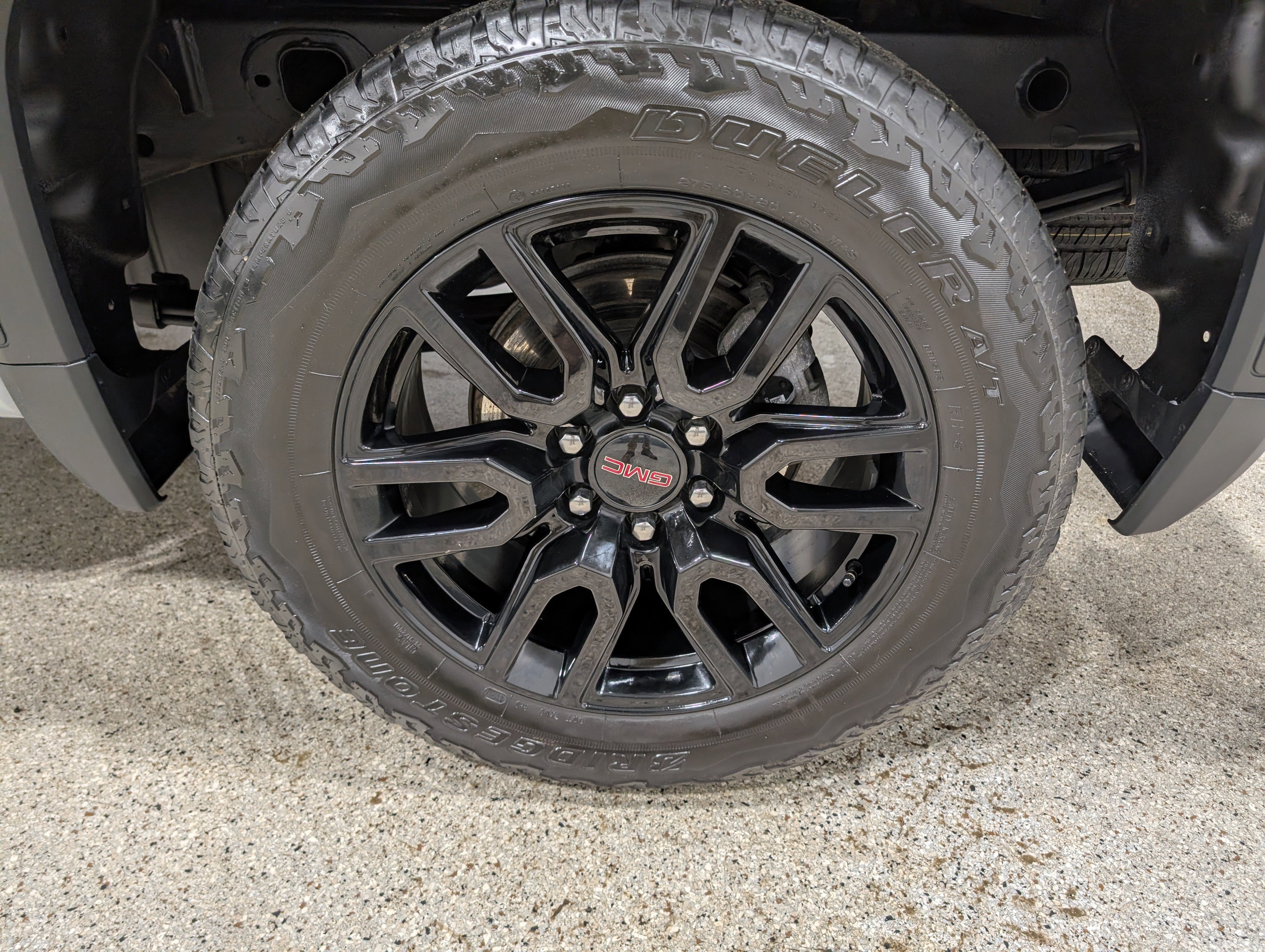 Used 2024 GMC Sierra 1500 Elevation image 10