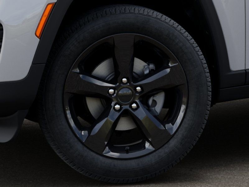 New 2025 Jeep Grand Cherokee Altitude image 8