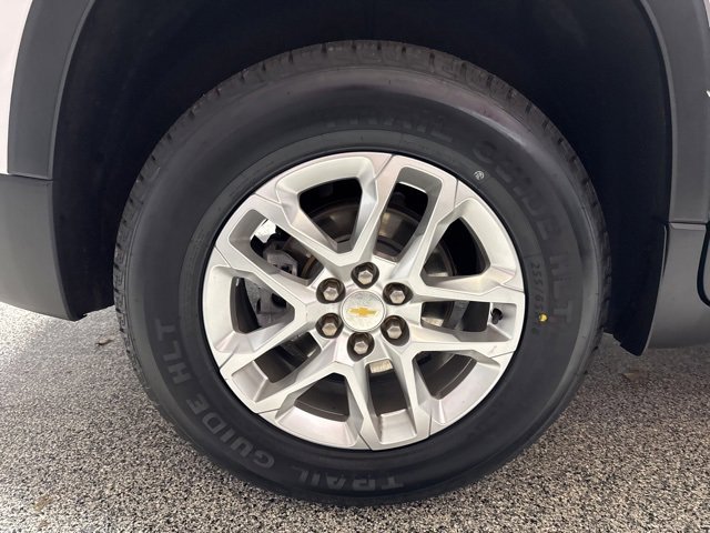 Used 2021 Chevrolet Traverse LT image 23