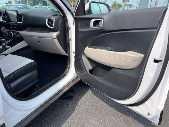 New 2026 Hyundai Venue SEL FWD image 21
