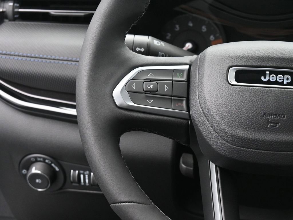 New 2026 Jeep Compass Limited image 30