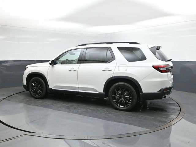 New 2025 Honda Pilot Touring image 5