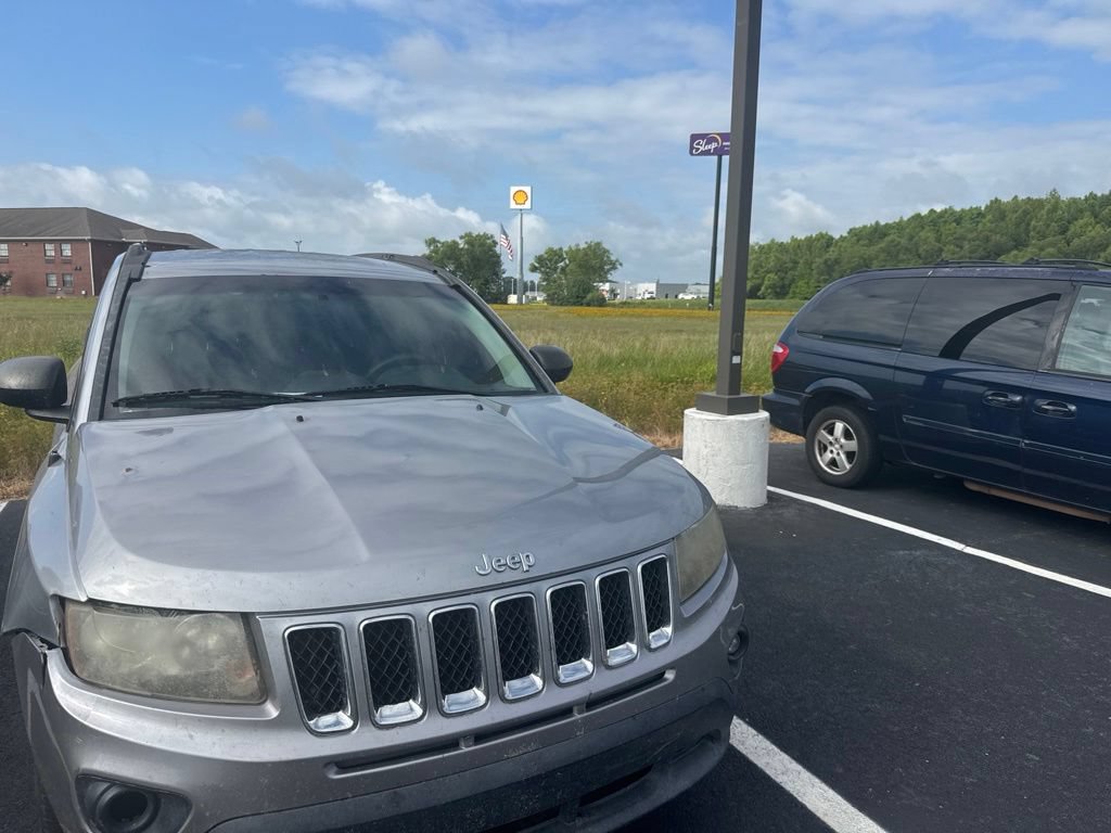 Used 2014 Jeep Compass Sport w/ Power Value Group FWD image 2