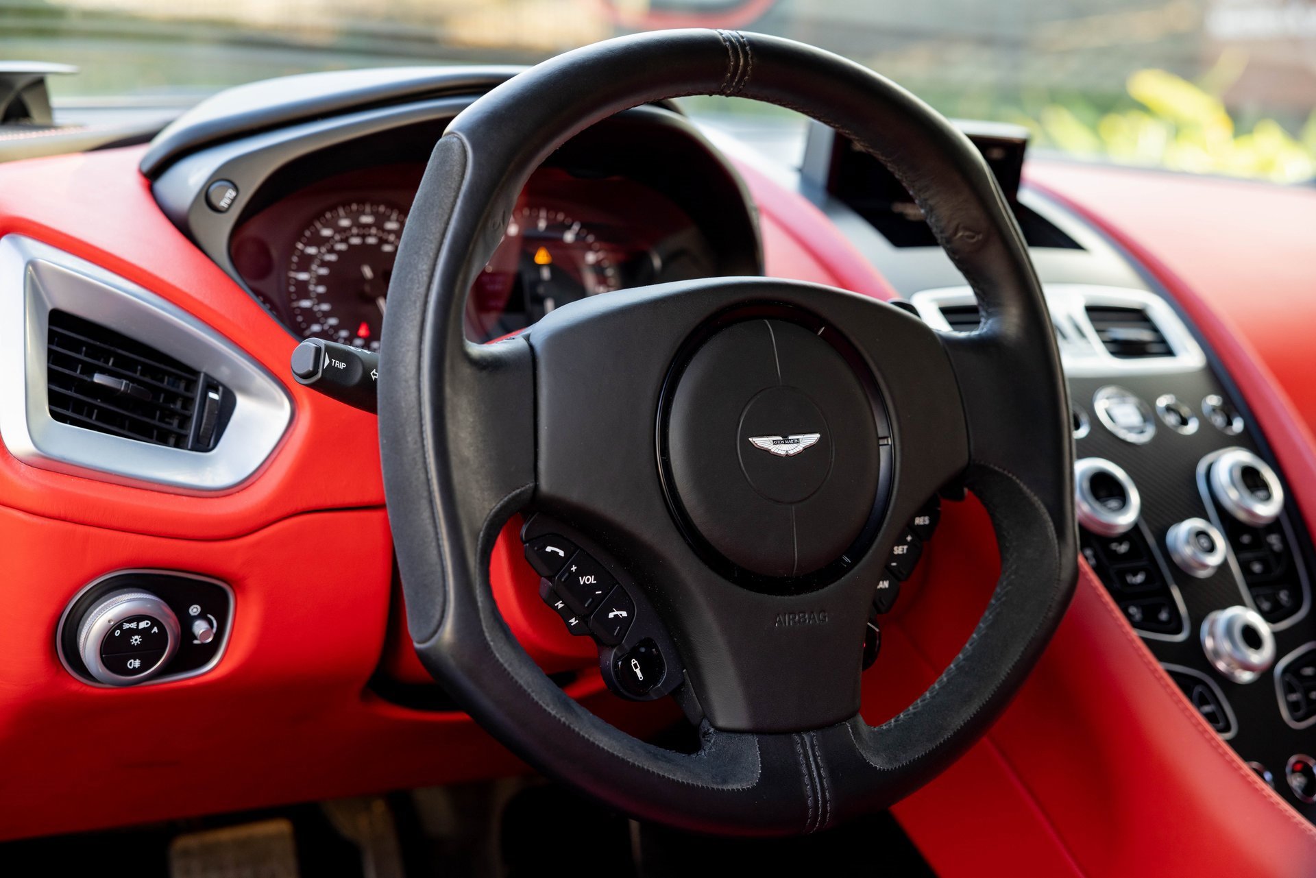 Used 2014 Aston Martin Vanquish Coupe image 14