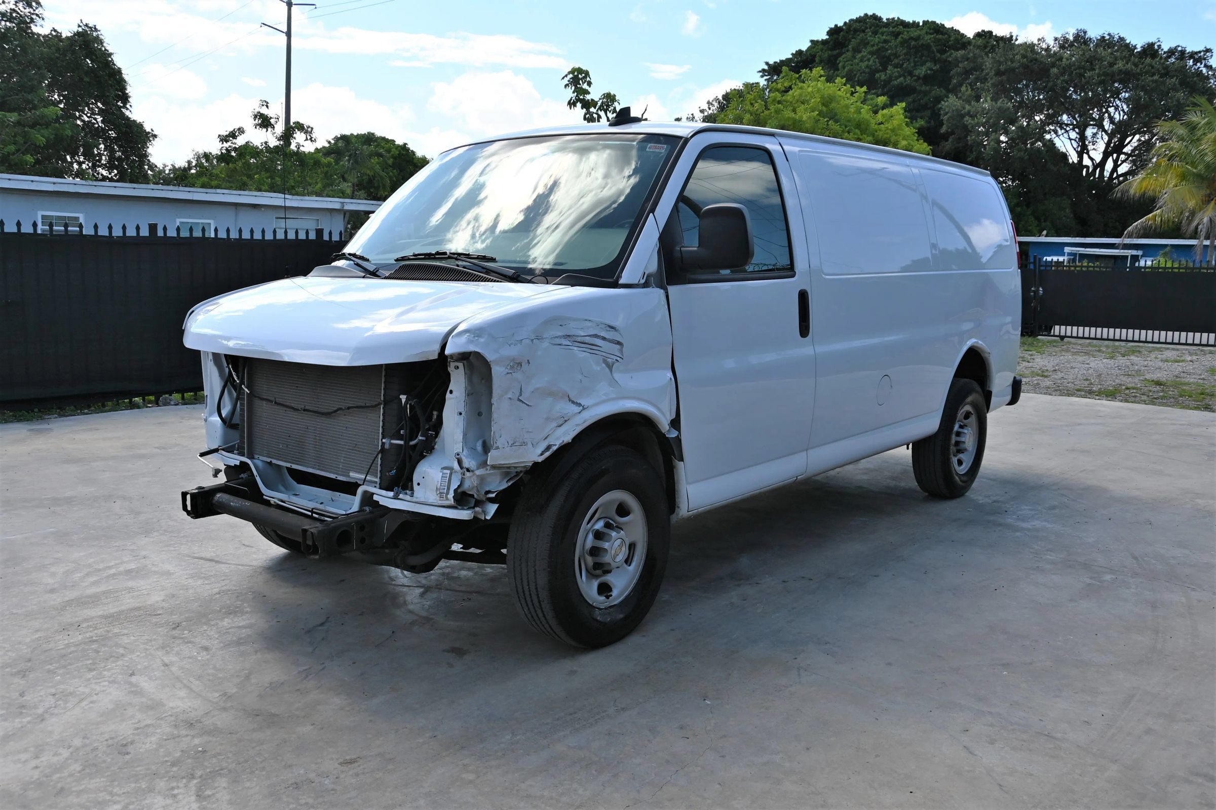 Used 2023 Chevrolet Express 2500 w/ Driver Convenience Package RWD image 2