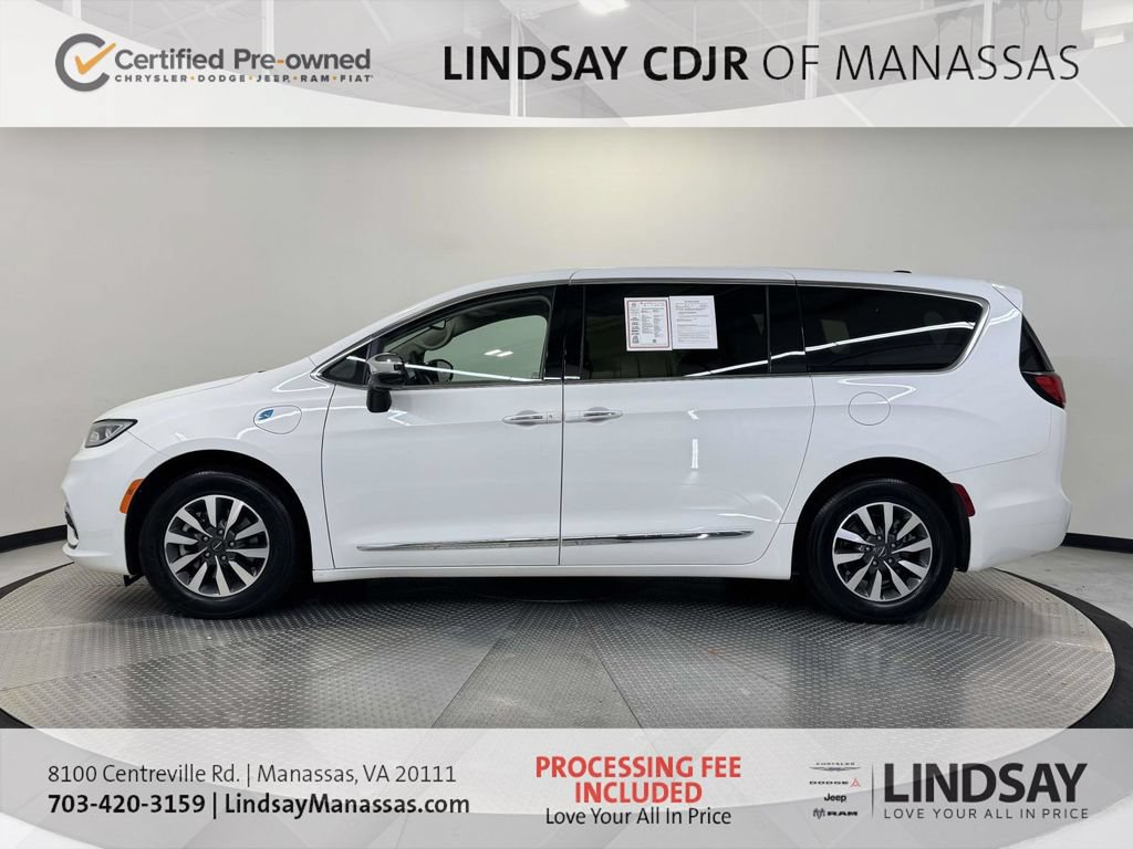 Used 2023 Chrysler Pacifica Limited FWD image 6