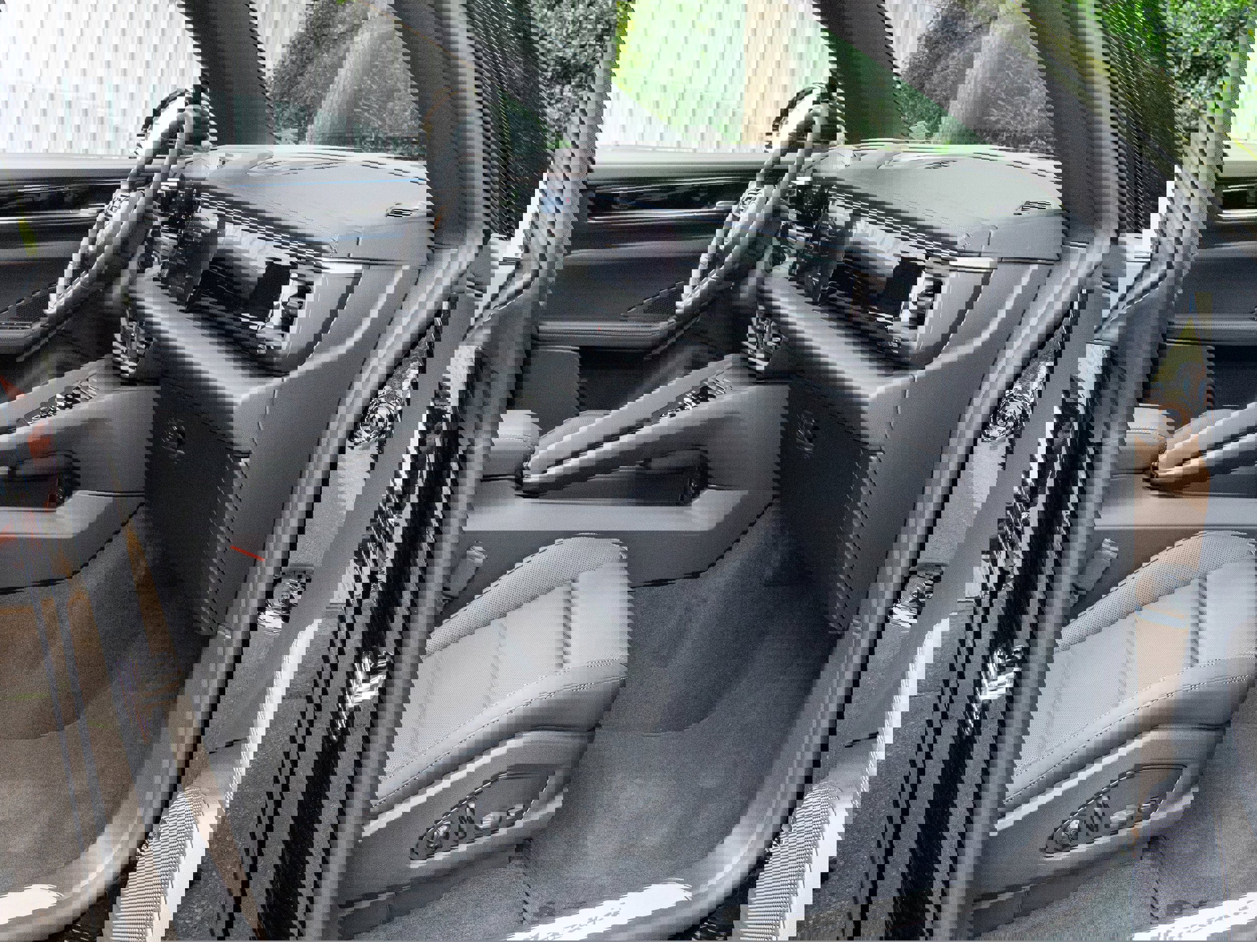 New 2025 Porsche Macan 4 Electric image 26