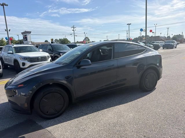 Used 2026 Tesla Model Y 2WD image 9