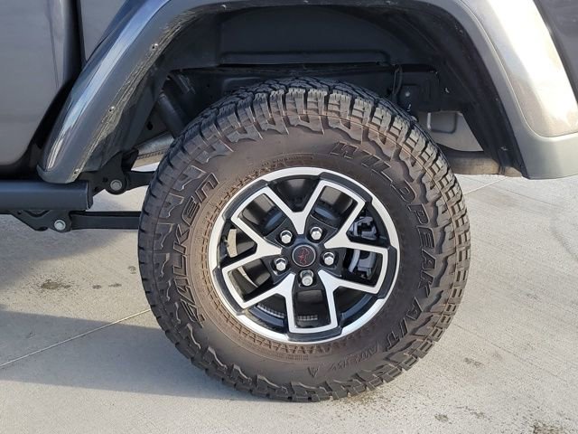 Used 2025 Jeep Gladiator Rubicon AWD/4WD image 14
