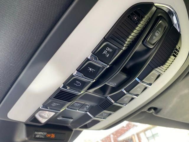 Used 2019 Porsche Macan AWD/4WD image 40
