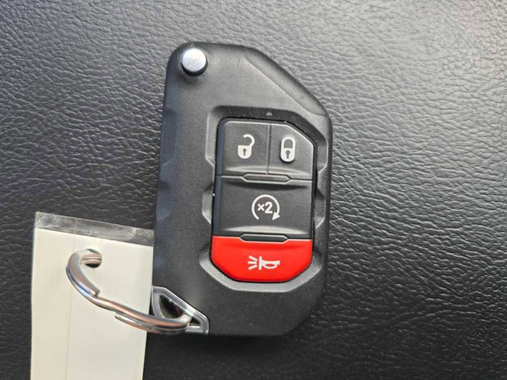 Used 2020 Jeep Wrangler Unlimited Sahara image 21