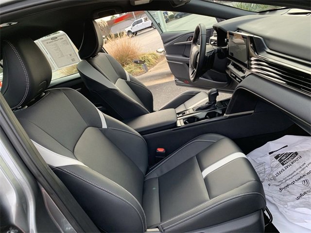 Used 2025 Toyota Camry SE image 14