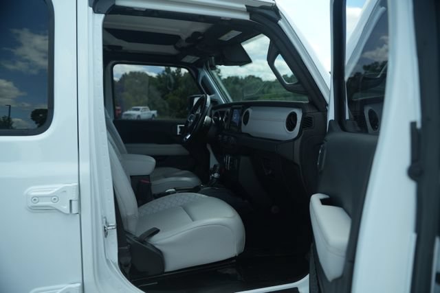 Used 2021 Jeep Gladiator Overland AWD/4WD image 19