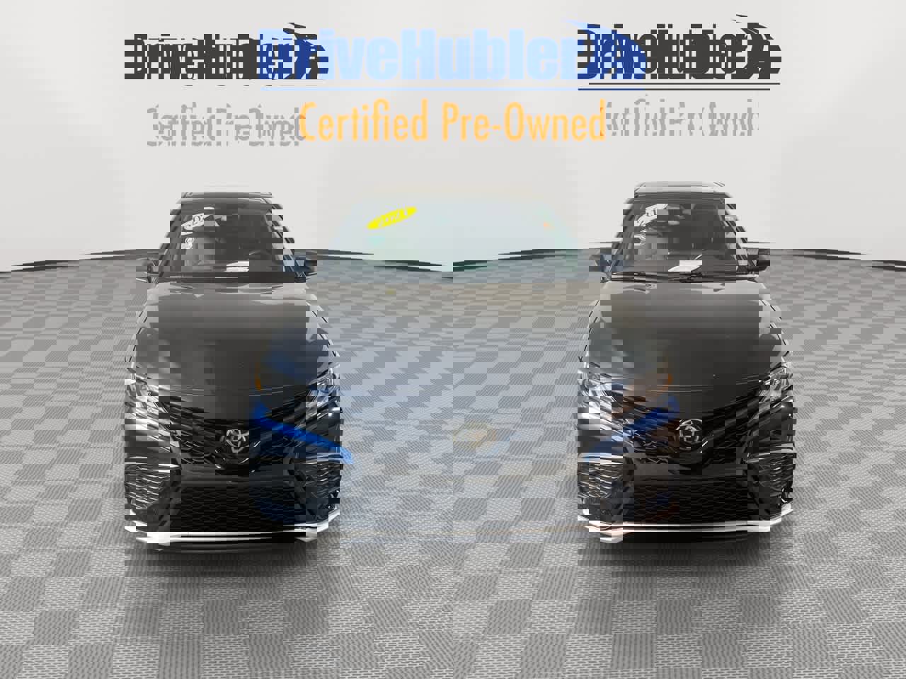 Used 2021 Toyota Camry XSE image 3