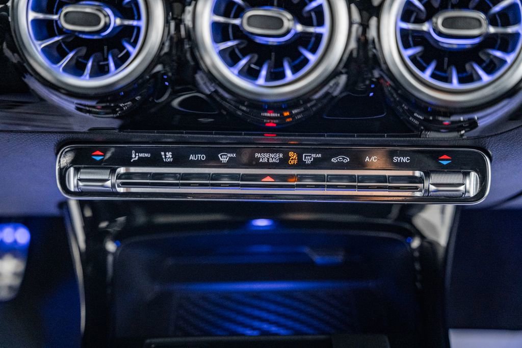 Used 2024 Mercedes-Benz CLA 35 AMG 4MATIC image 25