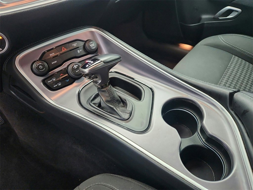 Used 2019 Dodge Challenger SXT image 14