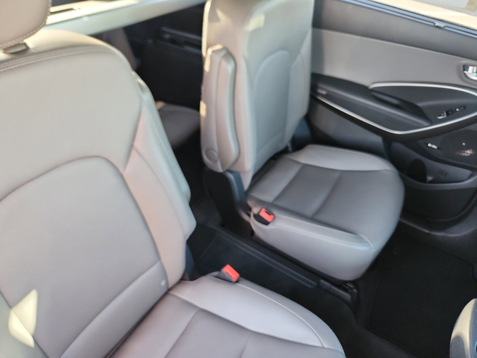 Used 2018 Hyundai Santa Fe Limited image 19