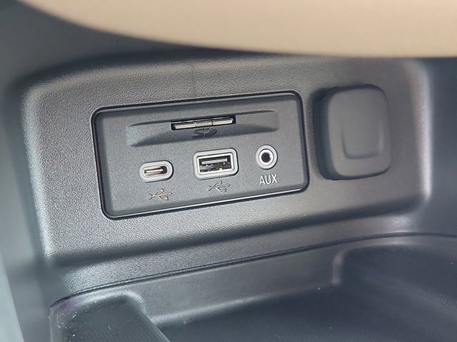 Used 2022 Chevrolet Equinox Premier image 27