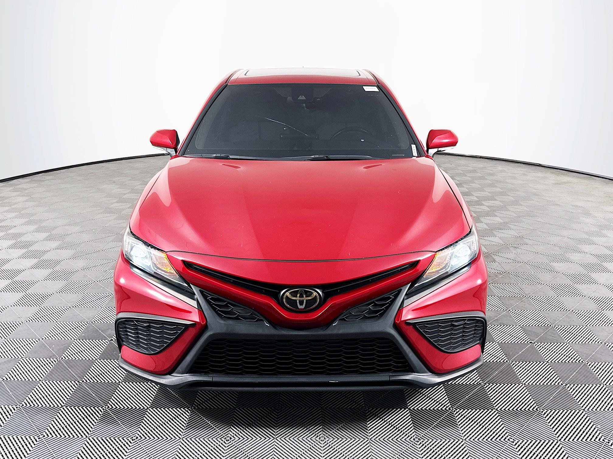 Used 2023 Toyota Camry SE w/ Cold Weather Package FWD video 2