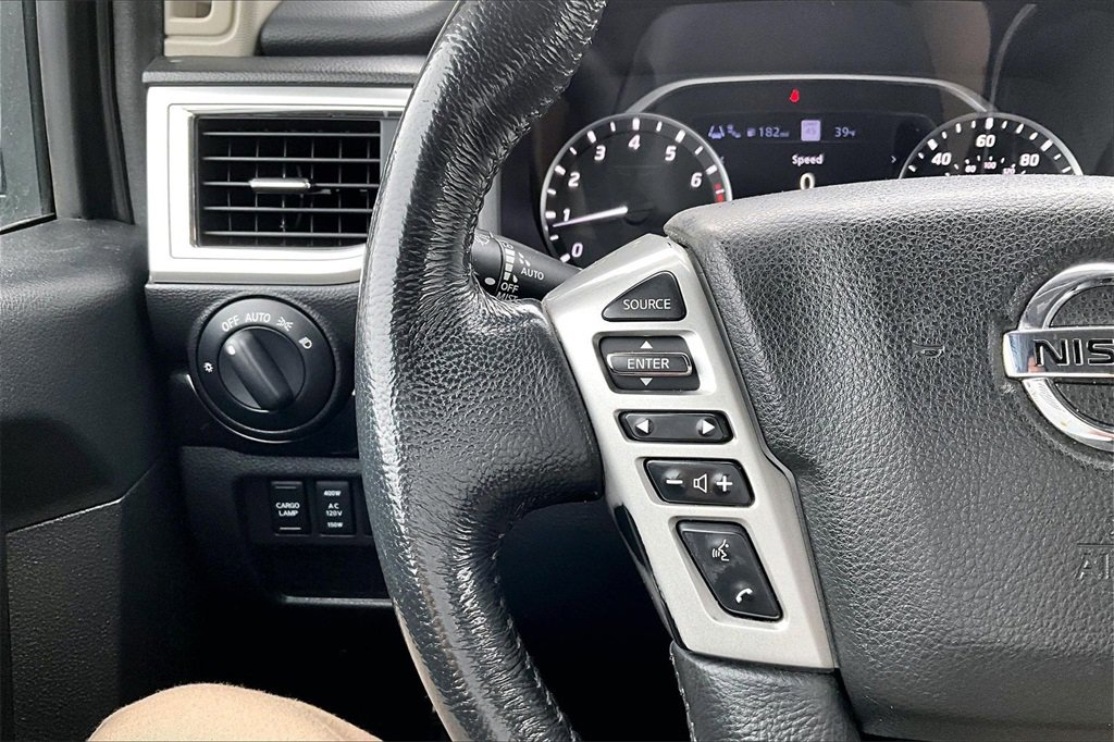 Used 2020 Nissan Titan SV w/ SV Convenience Package image 11