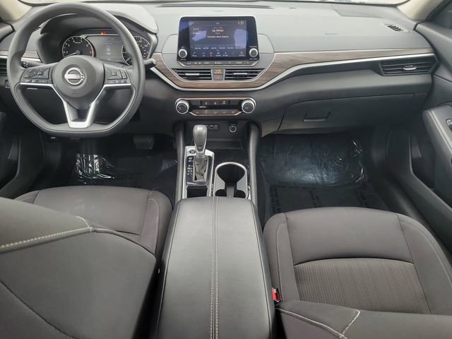 Used 2024 Nissan Altima 2.5 SV image 15