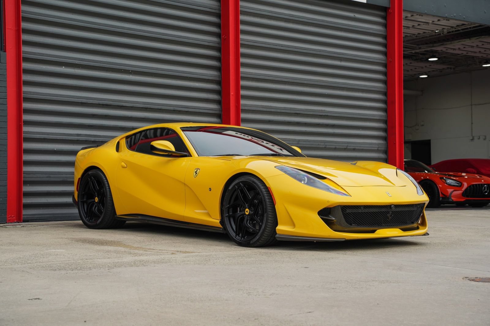 Used 2019 Ferrari 812 Superfast RWD image 9