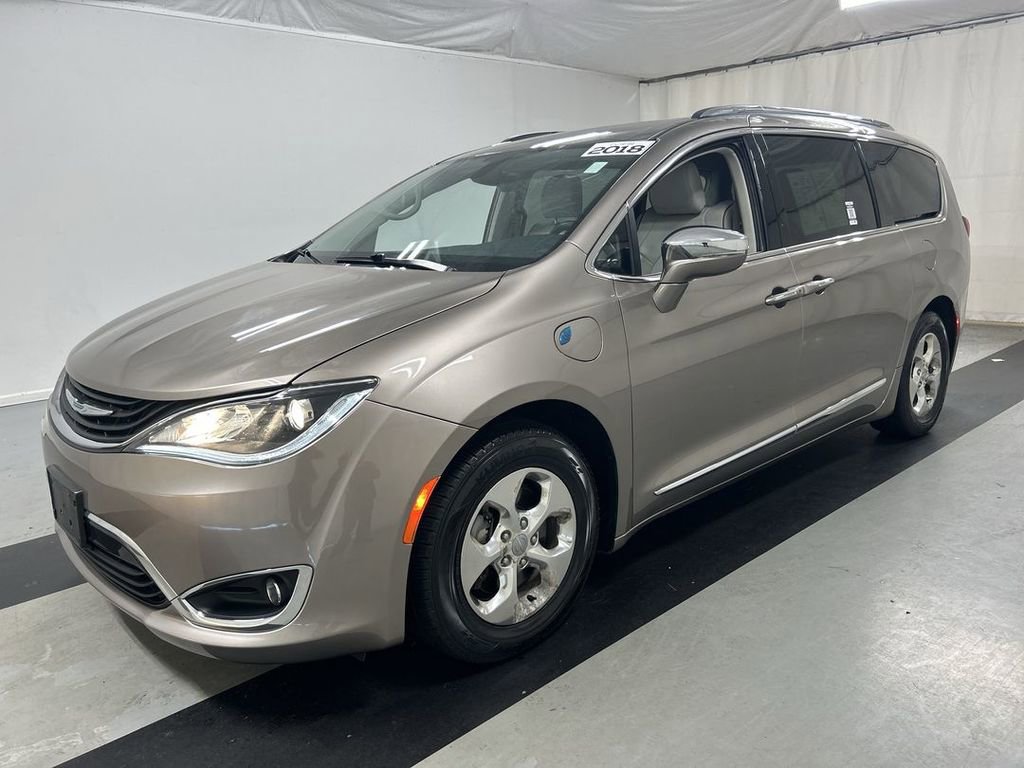 Used 2018 Chrysler Pacifica Limited FWD image 5