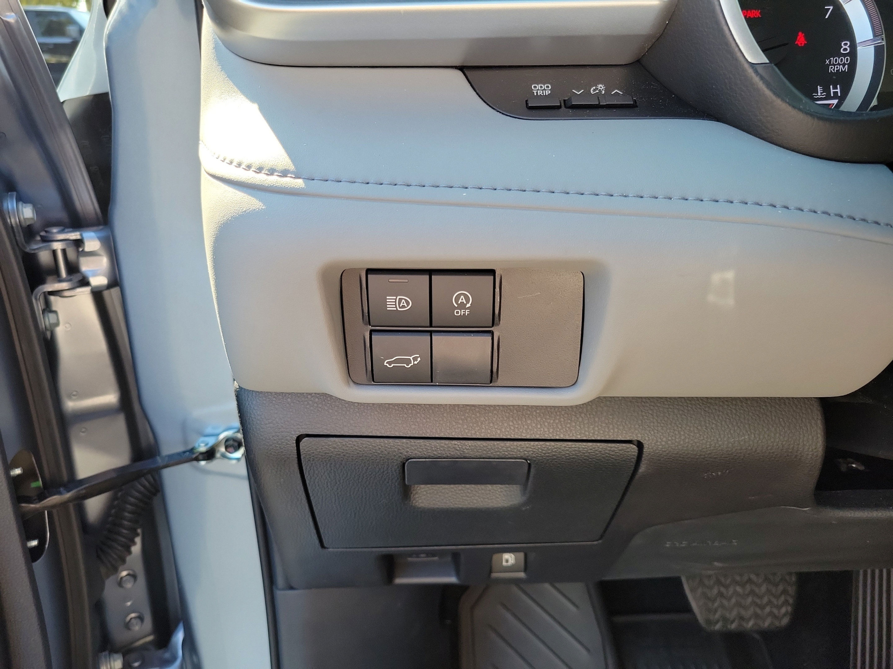 Used 2024 Toyota Highlander XLE FWD image 11