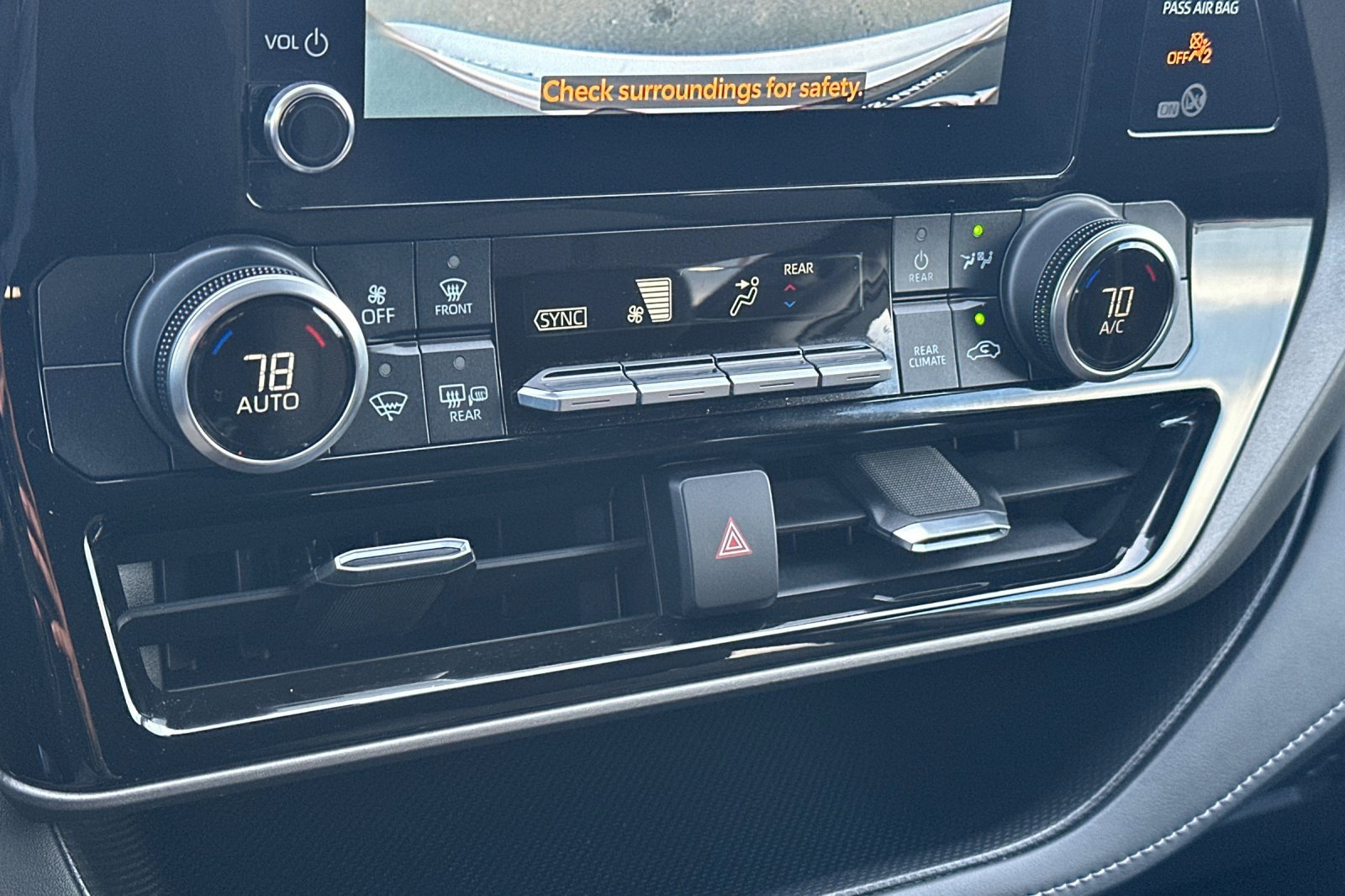 Used 2023 Toyota Highlander L image 22