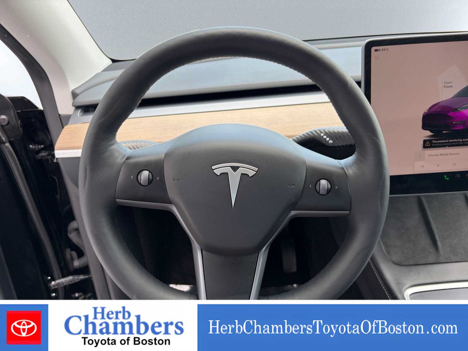Used 2024 Tesla Model Y Long Range AWD/4WD image 18