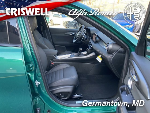 New 2025 Alfa Romeo Tonale w/ Premium Package image 36