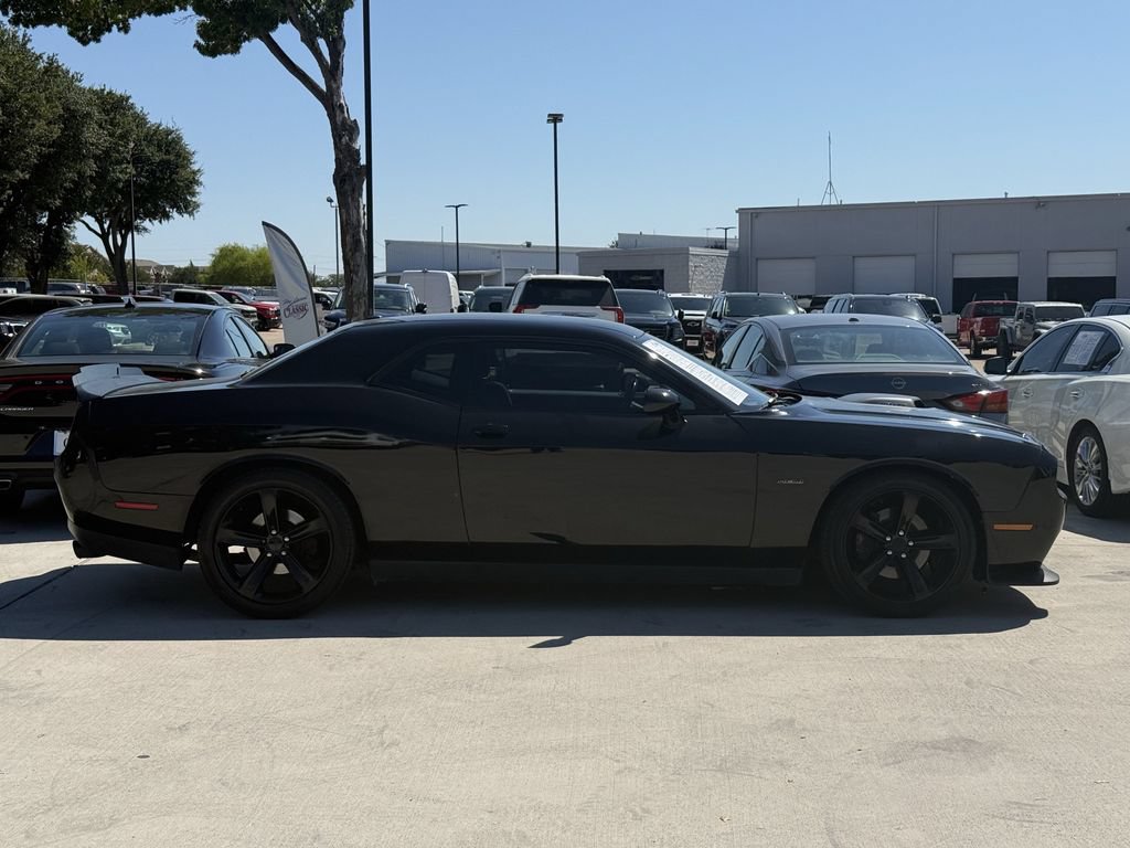 Used 2016 Dodge Challenger R/T RWD image 3