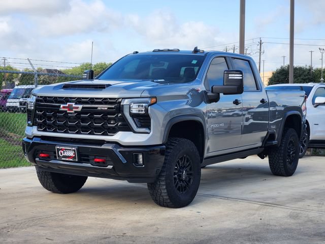 Used 2025 Chevrolet Silverado 2500 ZR2 w/ Technology Package AWD/4WD image 3