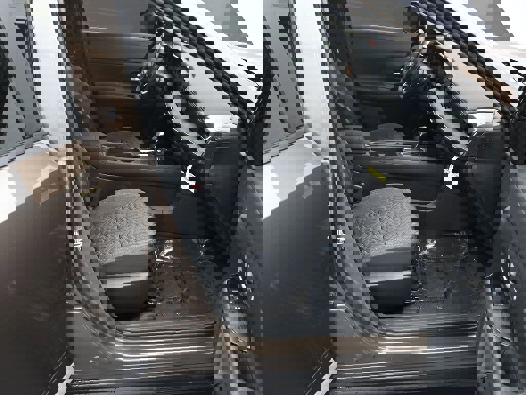 New 2026 Nissan Kicks SV image 25